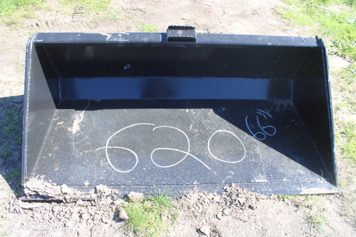 66in bucket with single blade