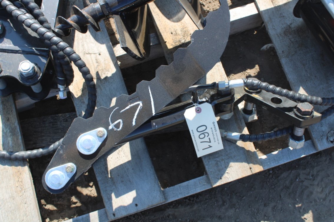 MINI EXCAVATOR HYDRAULIC THUMB CLIP