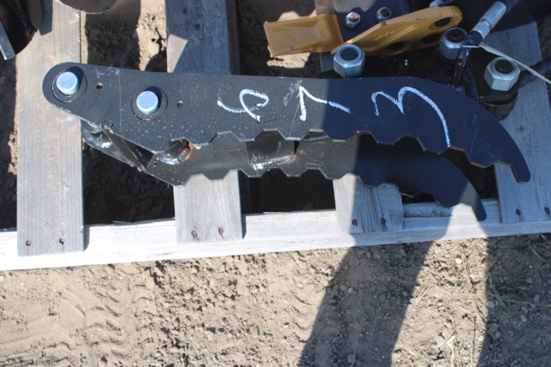 Mini Excavator Hydraulic Thumb Clamp