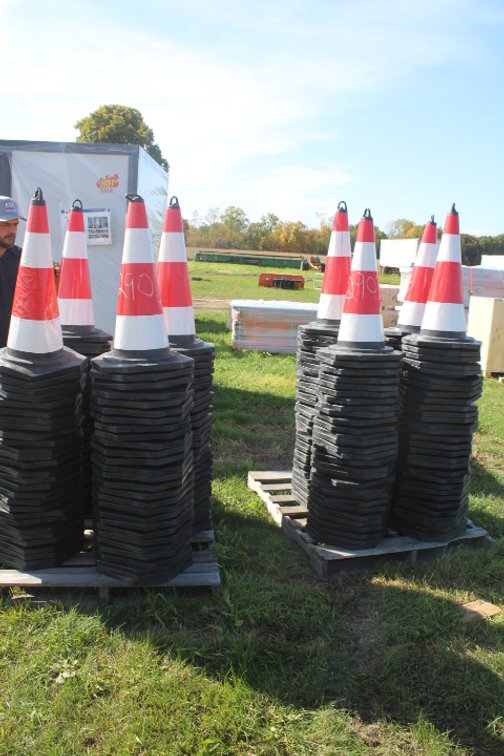 (250) Safety Traffic Cones