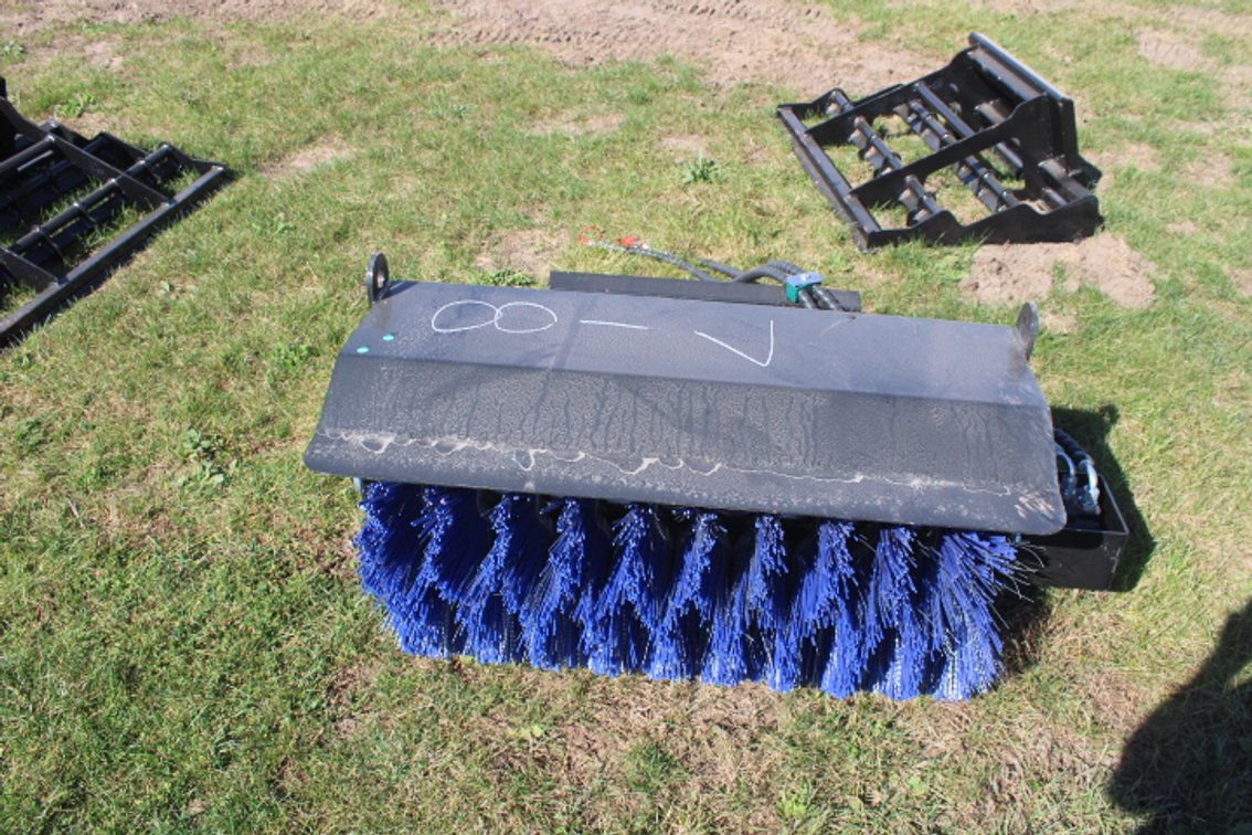 Mini Skid Steer Angle Sweeper