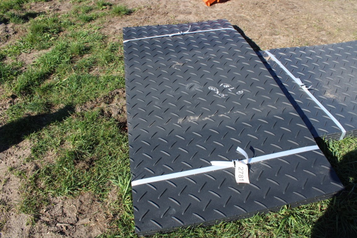 (5) 30x80 Polyethylene road mats