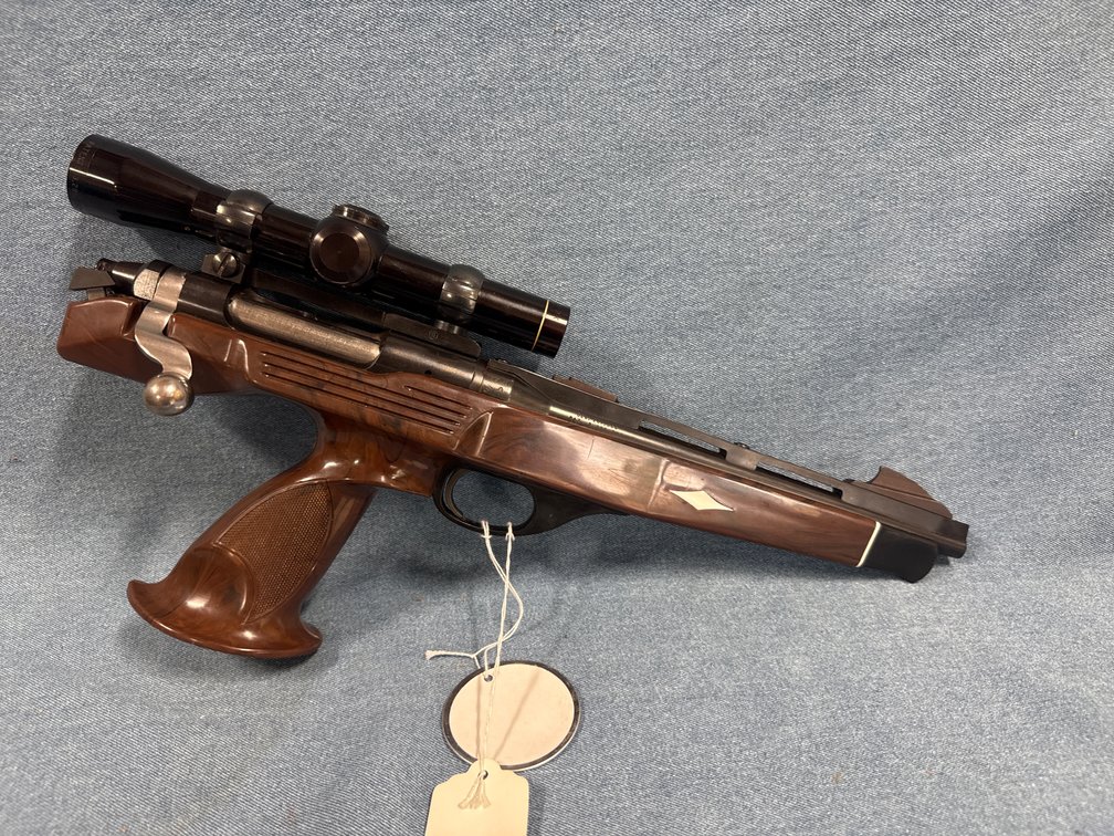 Remington XP100 .221 Fireball w/Leupold Scope