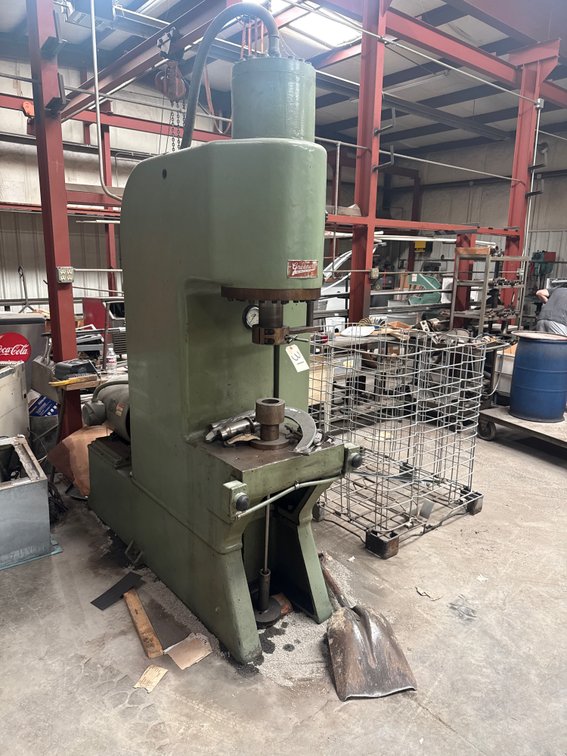 Greenard Hydraulic Press - 30 Ton - Heavy Industrial