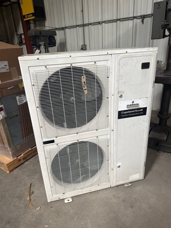 Outdoor Refrigeration Unit w/2 Condensers