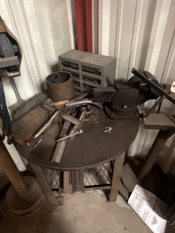 Round Metal Table w/4" Vise 28"Dia x 26"H w/3-1/2"