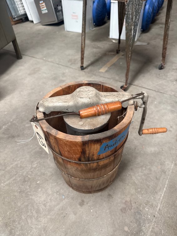 White Mountain Hand Crank Ice Cream Freezer