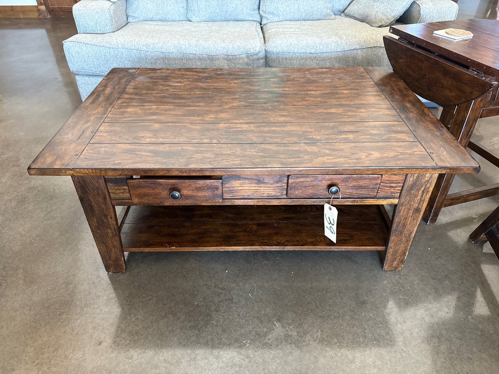 Broyhill Attic Heirloom Coffee Table w/Drawers 50"L x 32"W x 19"H