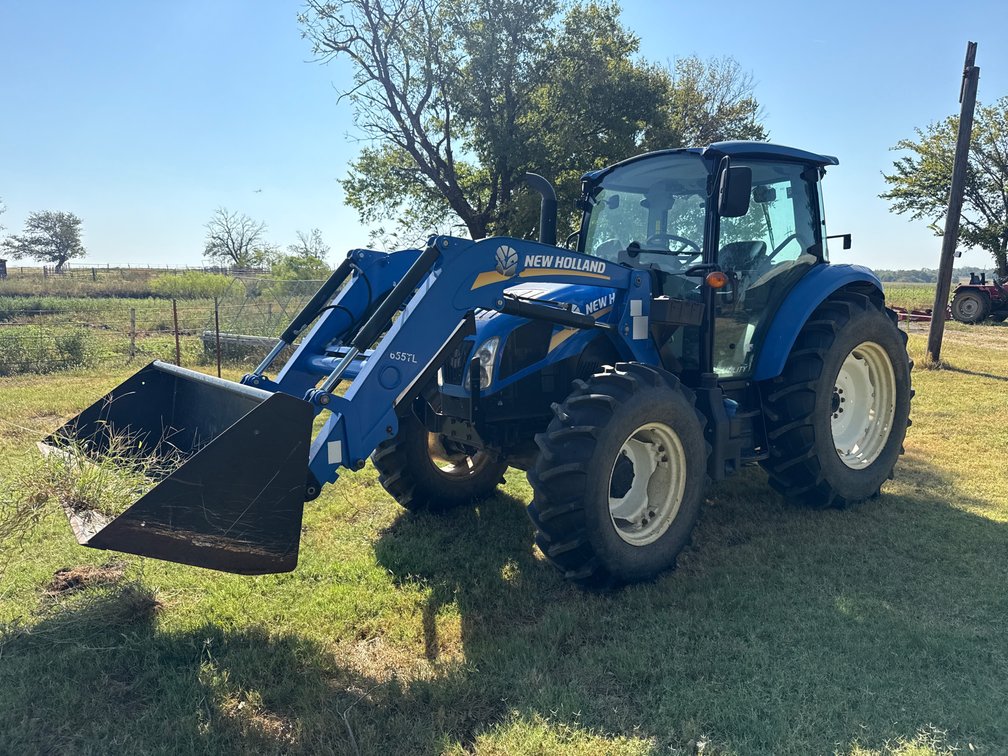 New Holland Powerstar 120 Cab Tractor w/NH655TL Loader