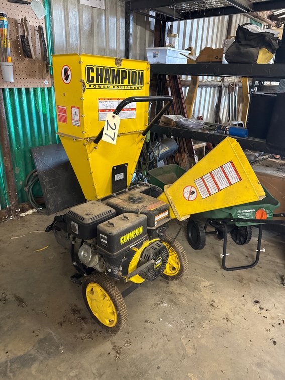 Champion Chipper w/Gas Motor - Works