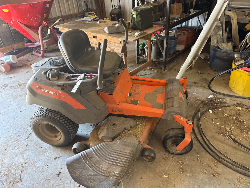 Husqvarna Z254 Zero Turn Riding Lawnmower - 54" Cut - Works