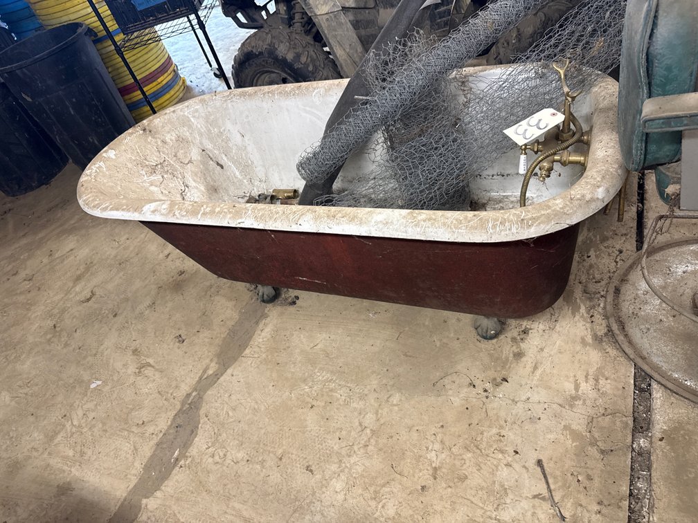 Vintage Bathtub w/Claw Feet