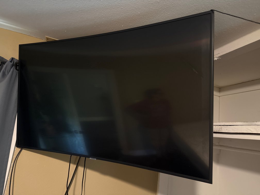 Samsung TV w/Wall Mount 5" Curved Screen