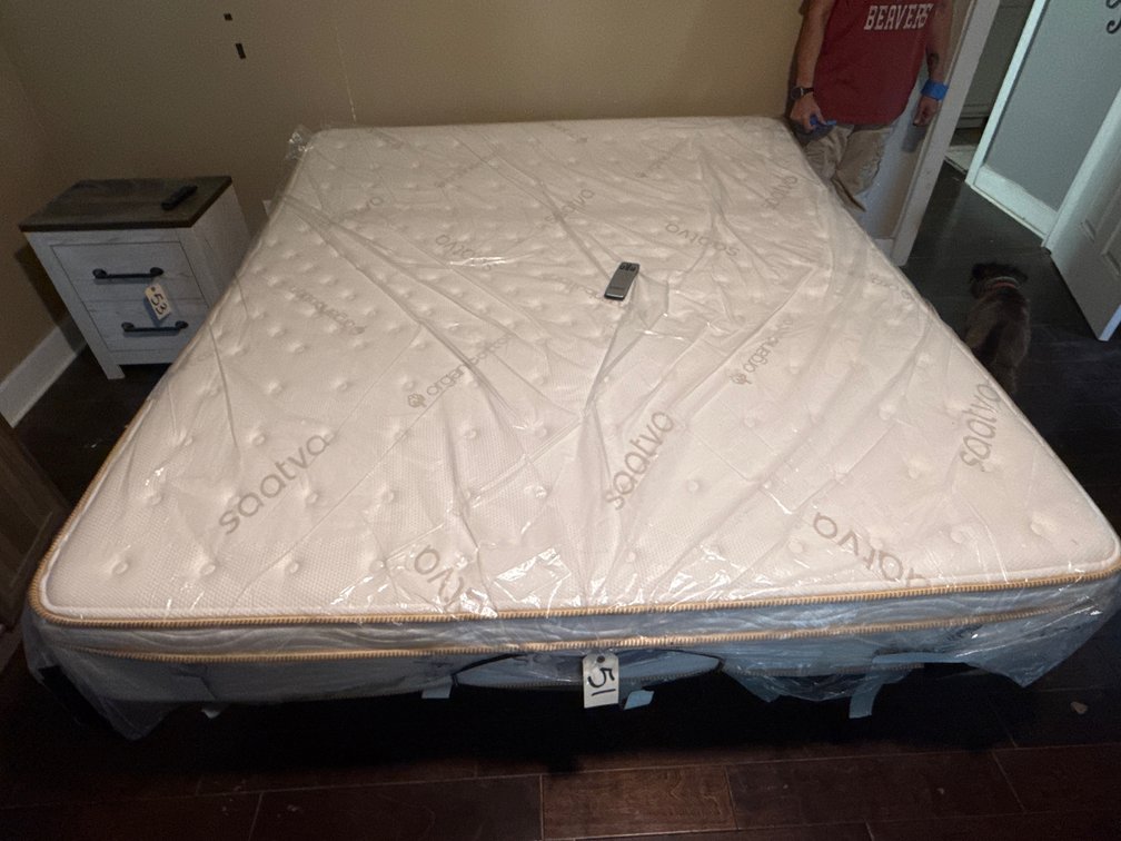 King Size Saatva Mattress w/Adj Frame - Like New