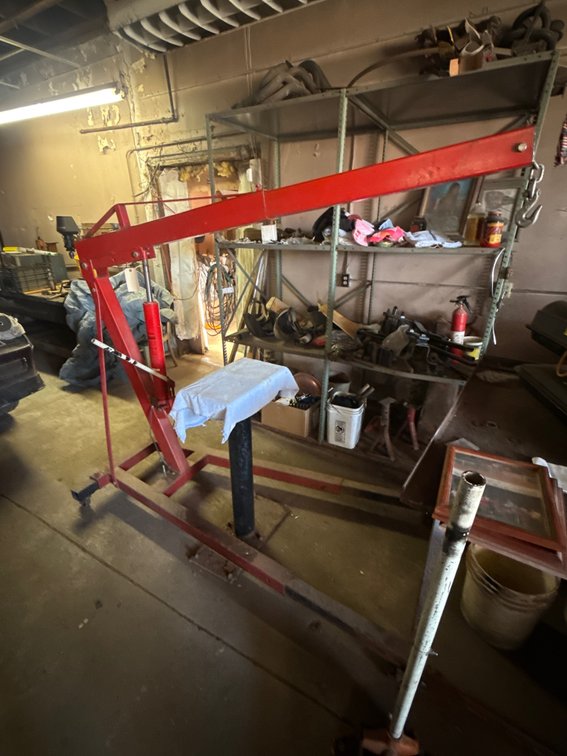 RM8000 Engine Lift