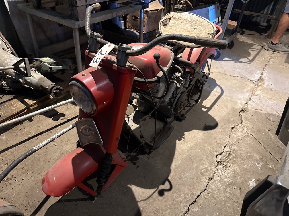 Cushman M Motorcycle 17-516 - Yr Unk - Missing Front Wheel -