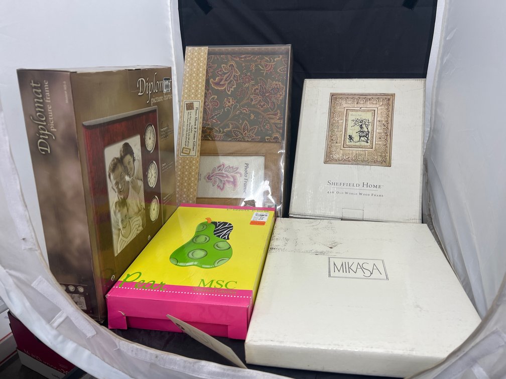5 Pcs - Assorted Photo Albums - Pic Frames - Decorative Plates