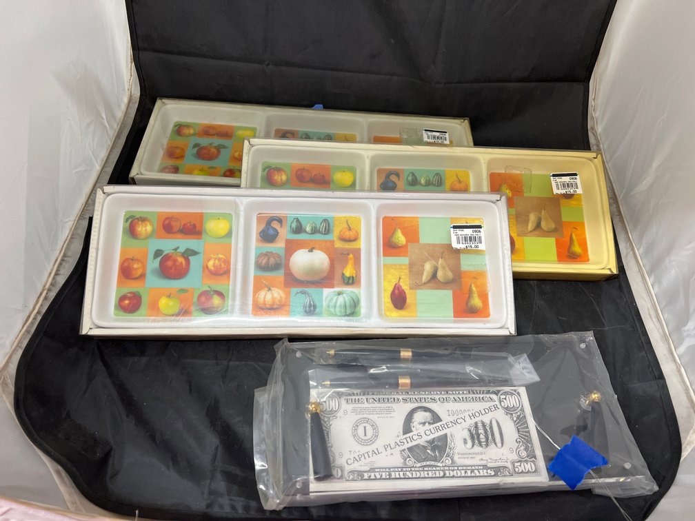 3 Hors D'oeuvres Trays & Executive Pen Set