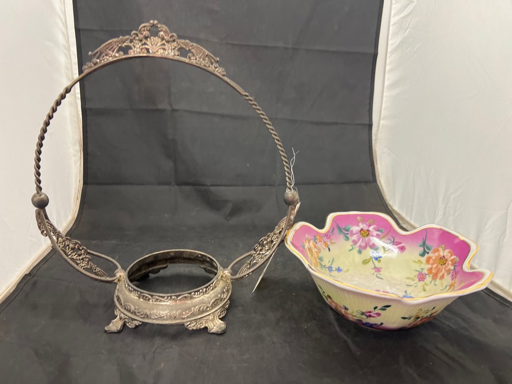 Gold Rimmed Bowl w/Silver Toned Stand