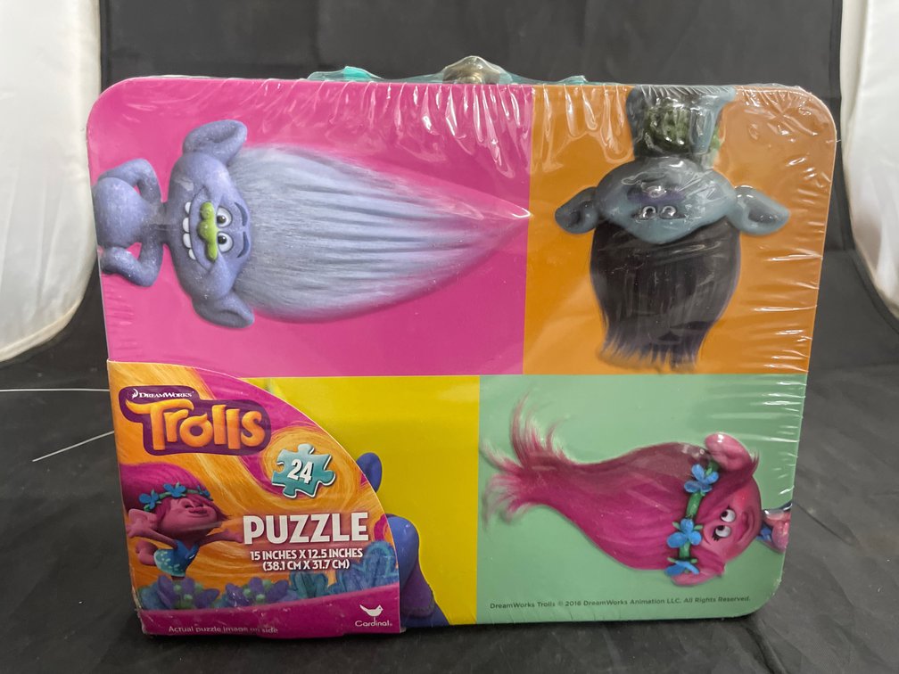 Trolls Puzzle w/Metal Lunch Box