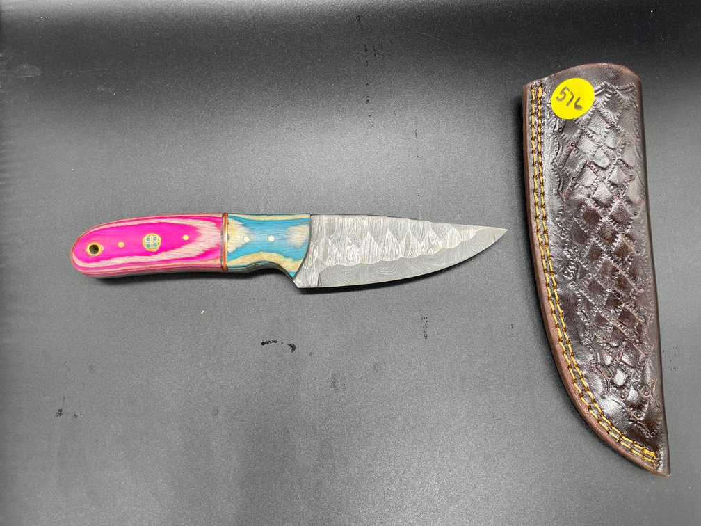 Fixed Blade Damascus Steel Knife w/Leather Sheath