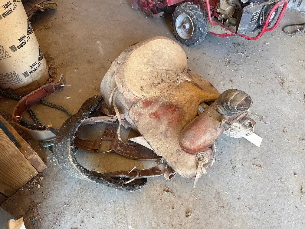 Texas Saddlery 16" Saddle