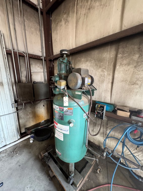 Champion Upright Air Compressor Model VR5-8