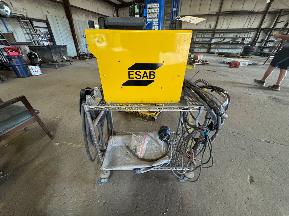ESAB PCM-875 Plasma Cutter w/Cart