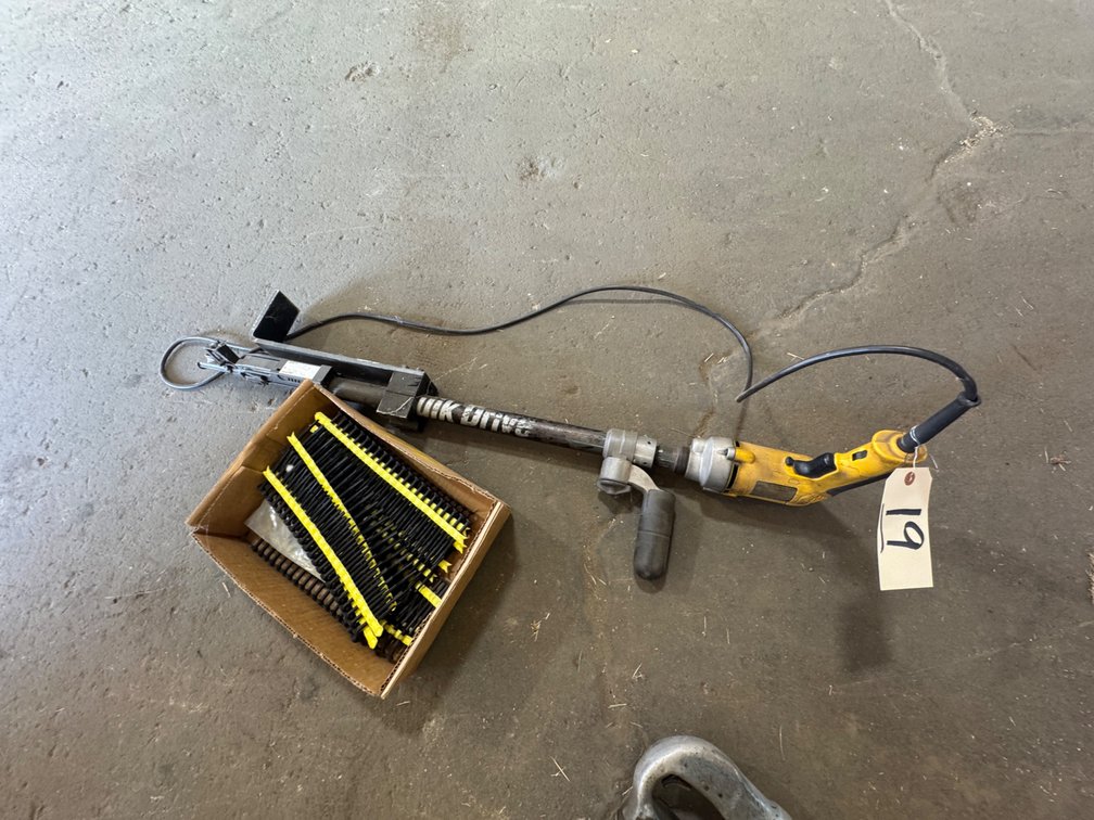 DeWalt Screw Gun/Quik Drive Trailer Floor Installer