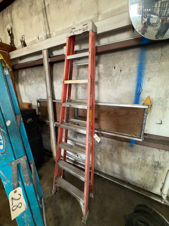 Louisville 8ft Step Ladder