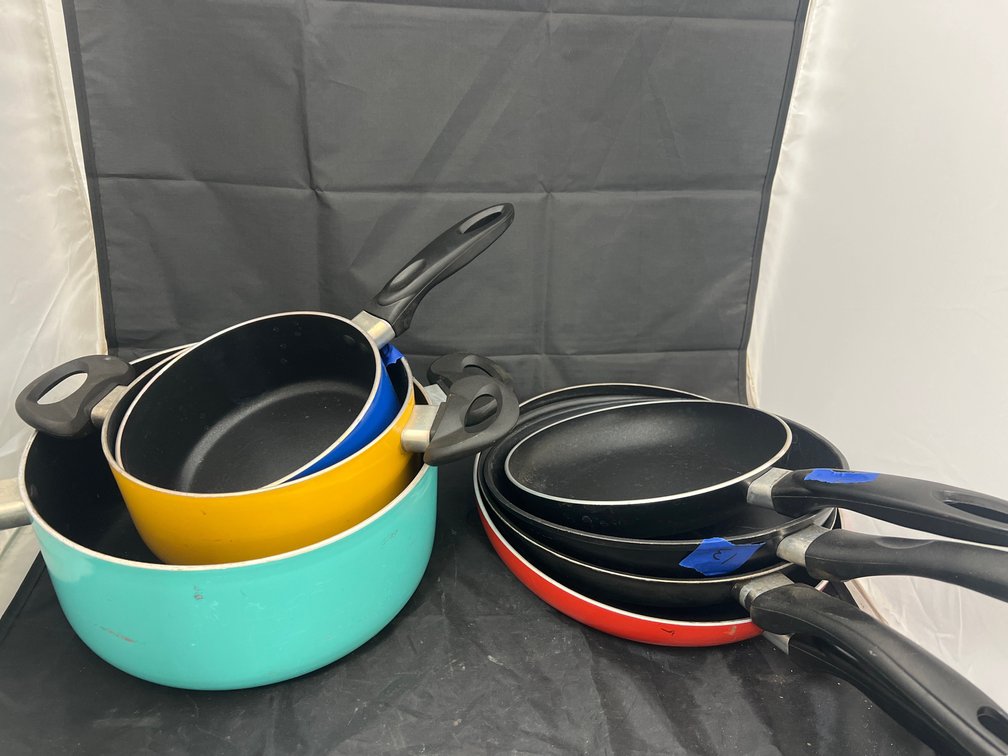 7 Pcs - Assorted Vremi Cookware