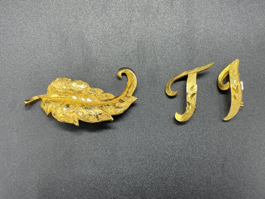 3 Vintage Mamselle Brooches