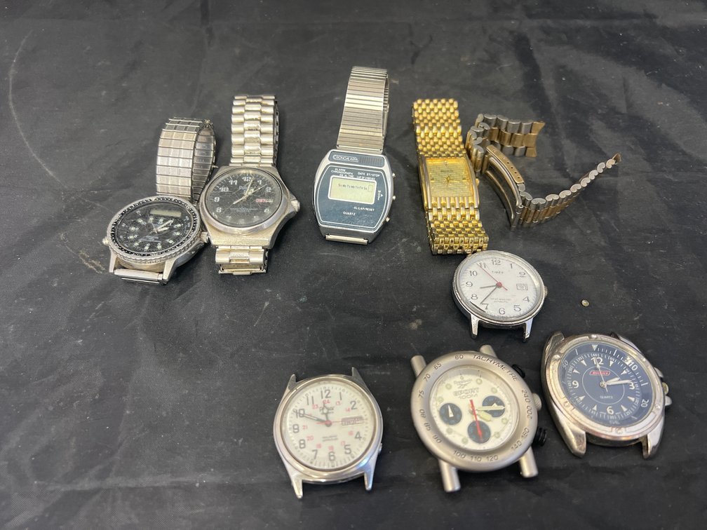 Digital & Analog Wristwatches & Watch Faces