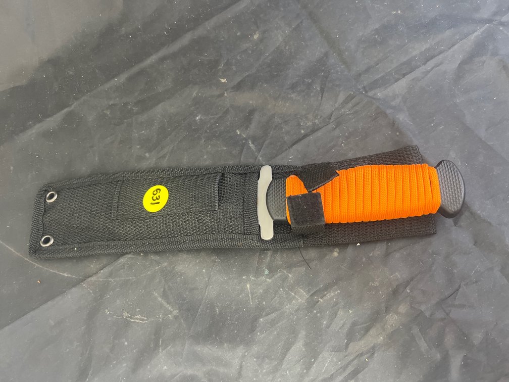 Fixed Blade Knife w/Nylon Sheath