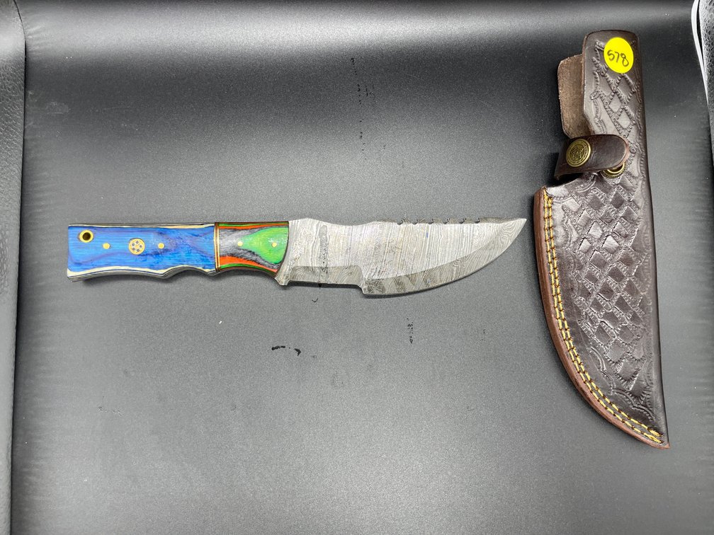 Fixed Blade Damascus Steel Knife w/Leather Sheath