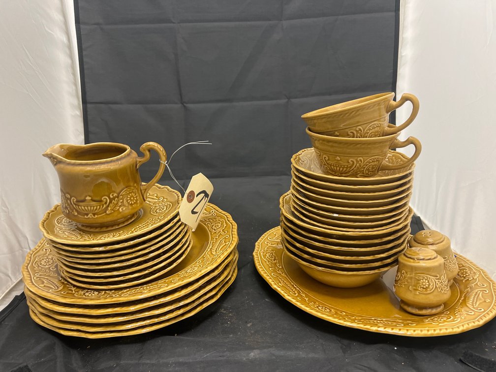 Dinnerware - Plates - Bowls - Creamer & More