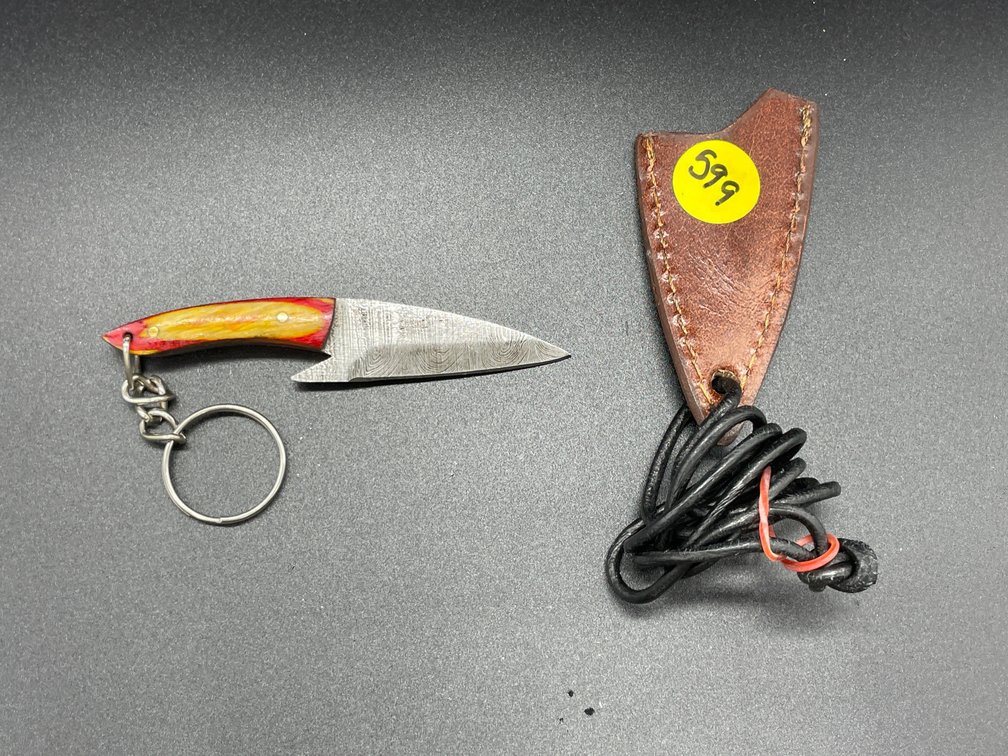 Fixed Blade Knife w/Leather Sheath & Lanyard