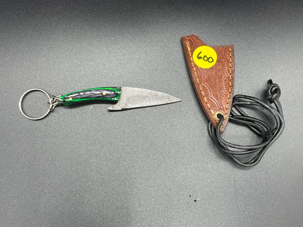 Fixed Blade Knife w/Leather Sheath & Lanyard