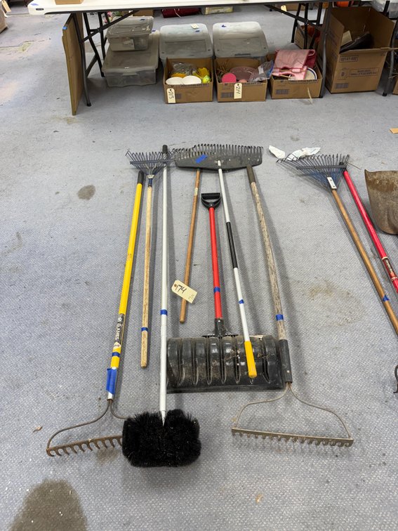 7 Pcs - Rakes - Snow Shovel - Duster