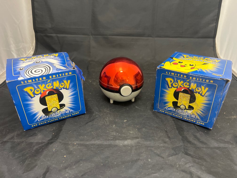 3 Pcs - Pokemon Pokeballs & Gold Plated Trading Cards