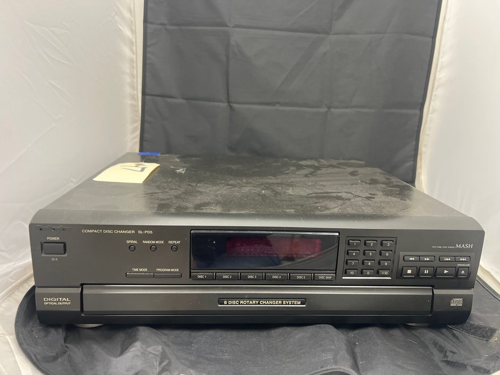 5 - Disc Rotary CD Changing System