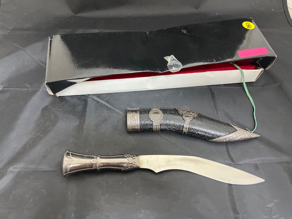 11" Nepalese Kurkri in box