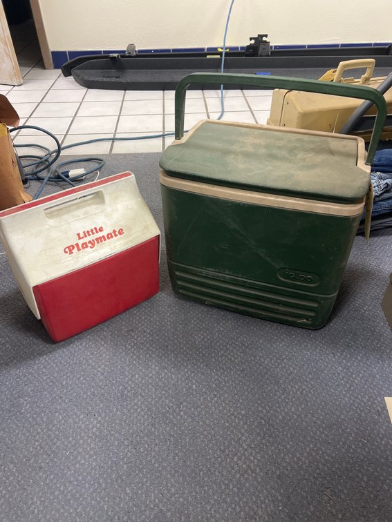 2 Pcs - Igloo Coolers