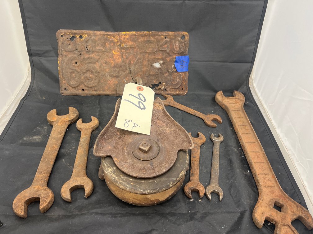 8 Pcs - Vintage Pulley - Assorted Wrenches