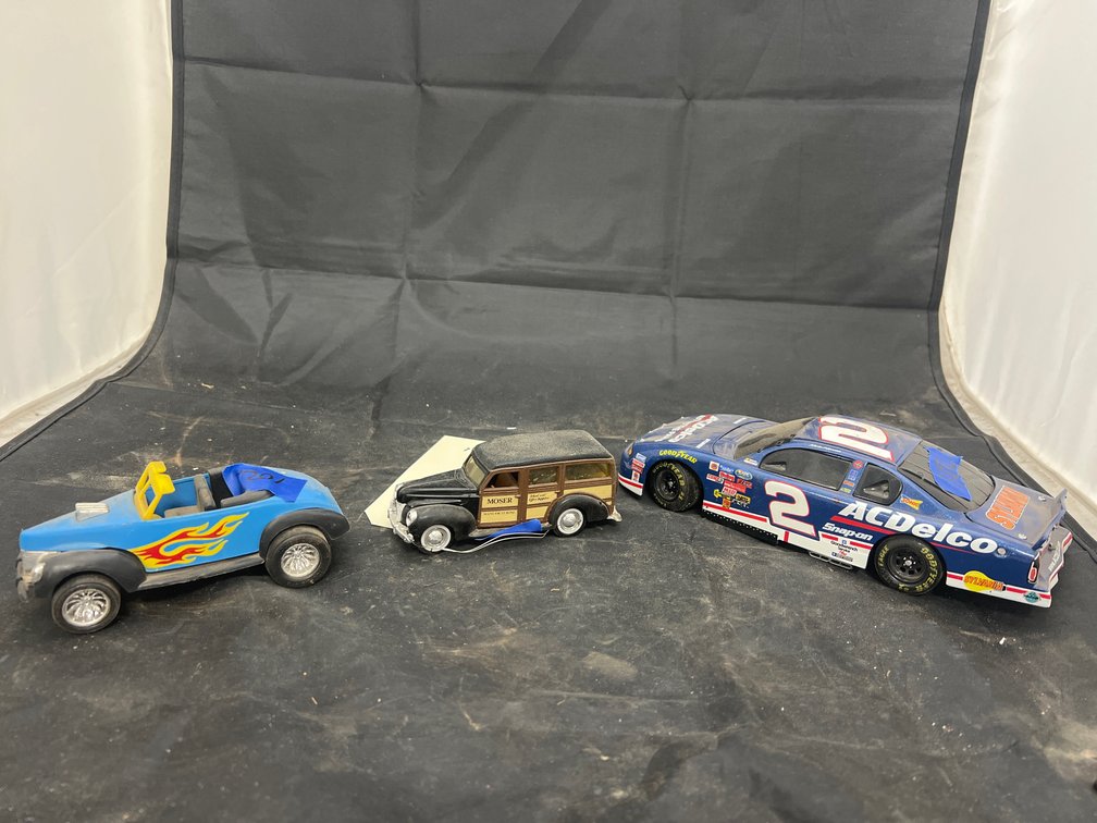 3 Pcs - Die Cast Race Car - 2 Metal/Plastic Cars