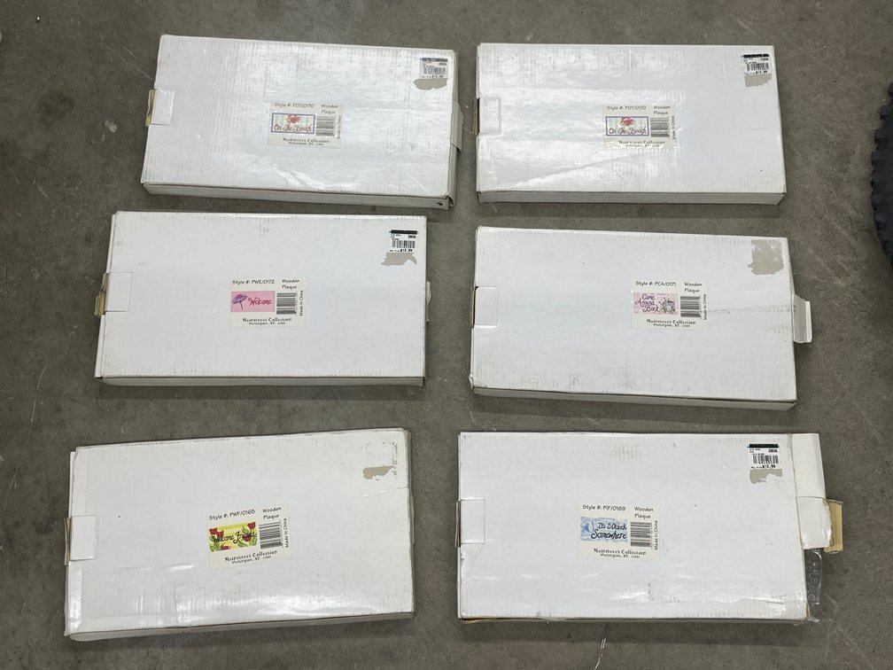 6 Pcs - Assorted Wooden Signs