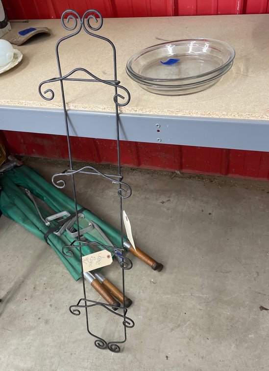 3 Pcs - Anchor Hocking Pie Plates & Metal Plate Rack