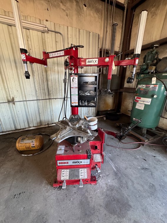 Coats Maxx Rim Clamp Tire Machine - New 2/26