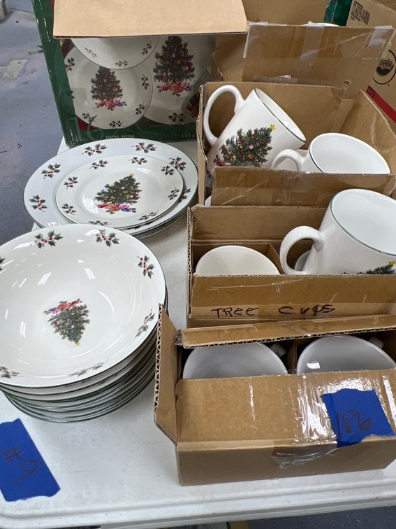 Gibson Christmas Themed Dinnerware