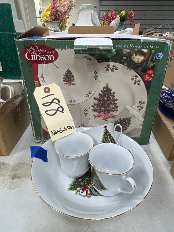 Christmas Themed Dinnerware